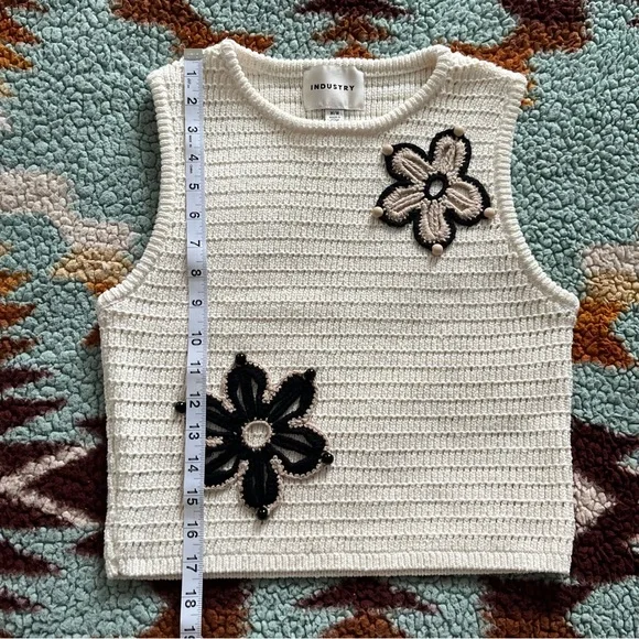 🌻MUST GO free ship! Industry Republic Knit/Crochet Crop Top w/ Flowers - Medium - Picture 4 of 8